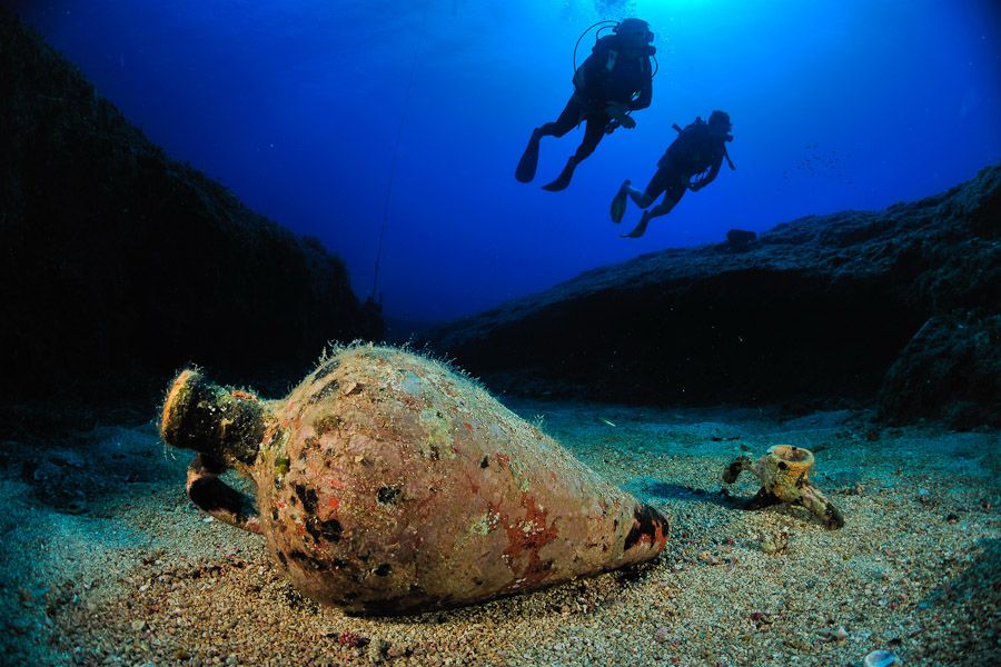 Amphora Wall Dalış Noktası